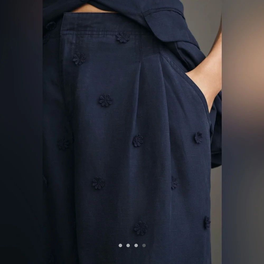 2 pieces Linen blend halter vest + Tailored linen blend embellished trousers - Picture 9 of 16